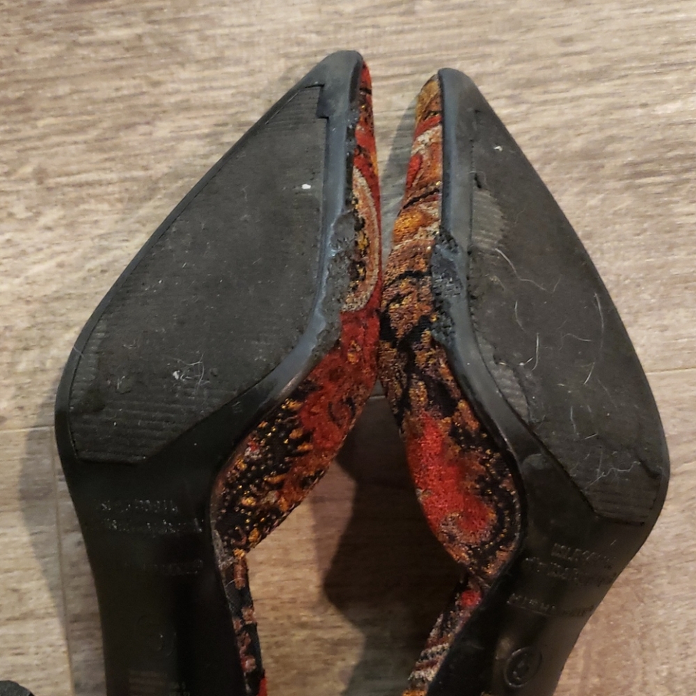 Red Heels - Picture 7 of 7